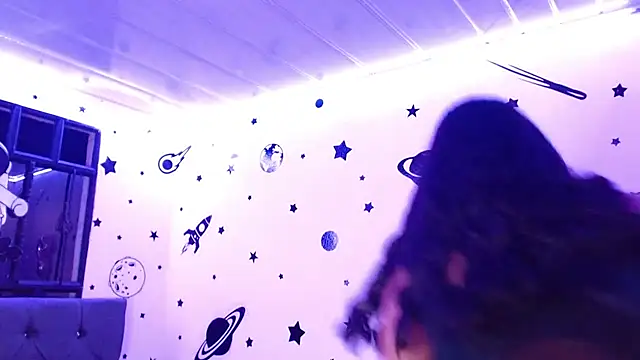 Snapshot of tatiana_wd chatting on December 13, 2:10 am tatiana wd online show from December 13, 2:10 am