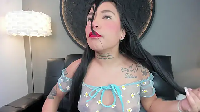 Snapshot of miss_vaiolette chatting on January 17, 11:06 am miss vaiolette online show from January 17, 11:06 am