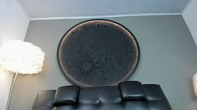 Snapshot of miss_vaiolette chatting on February 20, 2:13 pm miss vaiolette online show from February 20, 2:13 pm