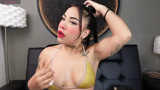miss vaiolette online show from May 2, 11:04 am