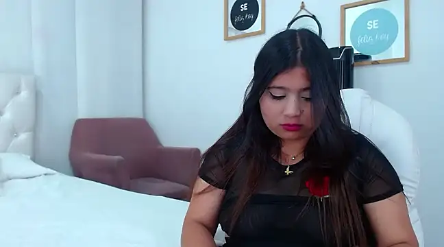 Snapshot of annylouis chatting on January 21, 5:05 am annylouis online show from January 21, 5:05 am