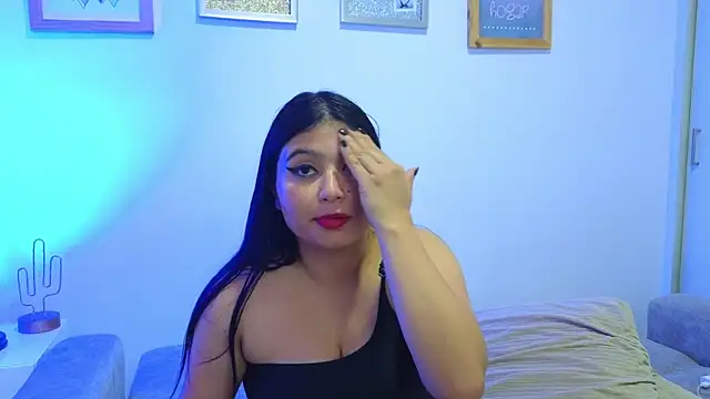 Snapshot of annylouis chatting on December 3, 7:23 pm annylouis online show from December 3, 7:23 pm