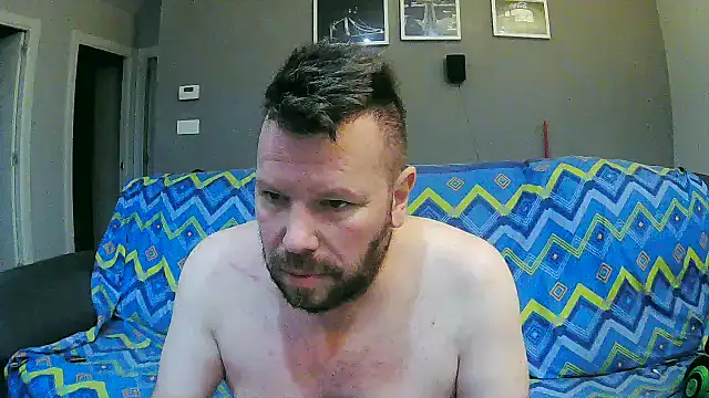 Snapshot of txan9876 chatting on September 19, 10:32 pm txan9876 online show from September 19, 10:32 pm