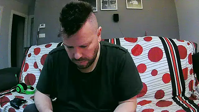 Snapshot of txan9876 chatting on December 2, 5:41 pm txan9876 online show from December 2, 5:41 pm