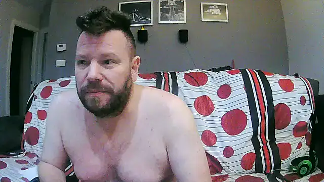 Snapshot of txan9876 chatting on December 14, 1:11 am txan9876 online show from December 14, 1:11 am