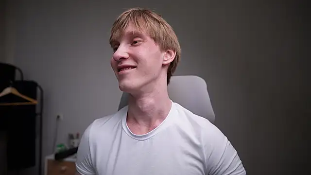 J Akira online show from April 21, 10:10 am