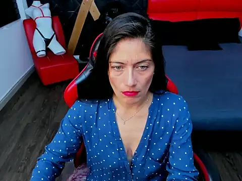 Snapshot of AnnyMilet_ chatting on July 2, 1:28 pm AnnyMilet online show from July 2, 1:28 pm