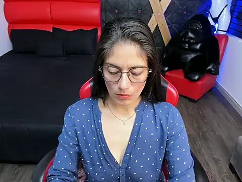 Snapshot of AnnyMilet_ chatting on July 14, 1:50 pm AnnyMilet online show from July 14, 1:50 pm