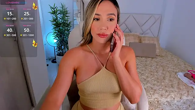 NiaBennet  online show from February 5, 8:04 pm