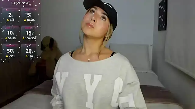 sophi mooreno online show from October 28, 11:29 pm