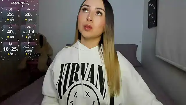 Snapshot of sophi_mooreno chatting on June 9, 3:29 am sophi mooreno online show from June 9, 3:29 am