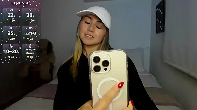 sophi mooreno online show from July 28, 2:18 am