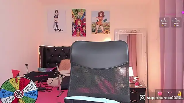 Snapshot of superheroxx chatting on September 24, 12:58 am superheroxx online show from September 24, 12:58 am