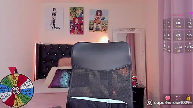 Snapshot of superheroxx chatting on February 7, 12:47 am superheroxx online show from February 7, 12:47 am