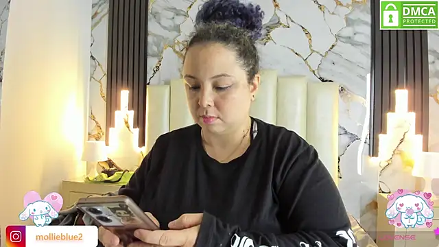 Snapshot of mollieblue69 chatting on February 23, 6:01 pm mollieblue69 online show from February 23, 6:01 pm