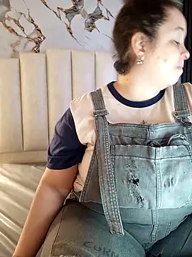 Snapshot of mollieblue69 chatting on May 8, 12:54 pm mollieblue69 online show from May 8, 12:54 pm
