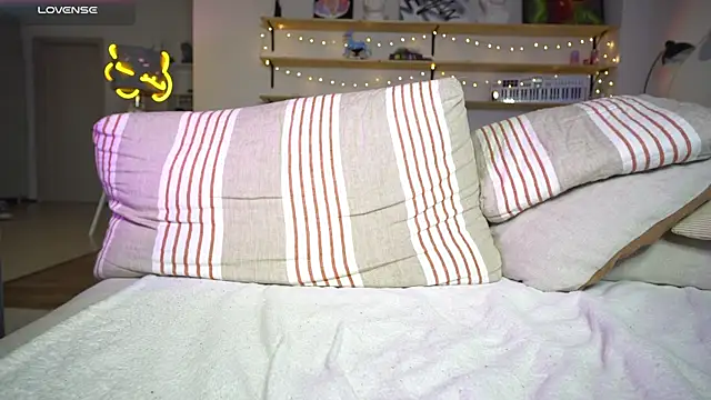 yourprettykate online show from March 7, 2:12 pm