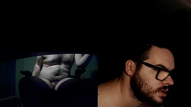 Snapshot of fck_boy123 chatting on December 23, 4:43 am fck boy123 online show from December 23, 4:43 am