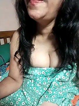 Snapshot of tharu_sweet chatting on May 8, 5:35 am tharu sweet online show from May 8, 5:35 am