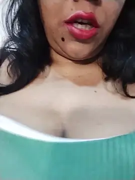 Snapshot of tharu_sweet chatting on June 13, 3:43 pm tharu sweet online show from June 13, 3:43 pm