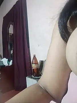 Snapshot of tharu_sweet chatting on July 13, 3:15 pm tharu sweet online show from July 13, 3:15 pm