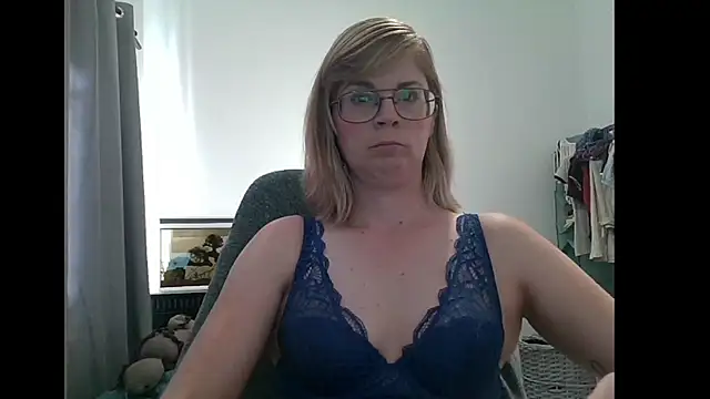 Snapshot of SavannaGirly chatting on March 3, 7:21 am SavannaGirly online show from March 3, 7:21 am