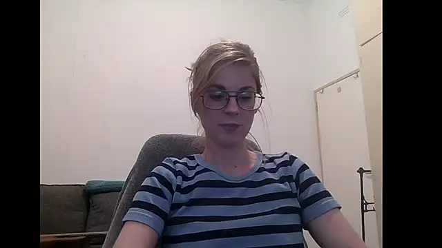 Snapshot of SavannaGirly chatting on September 17, 6:59 am SavannaGirly online show from September 17, 6:59 am