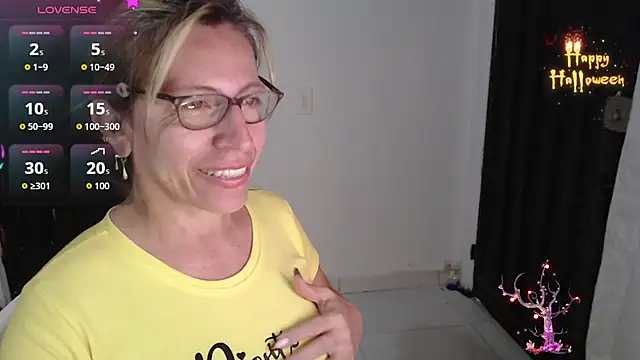 Chayla Ruiz online show from November 10, 10:20 pm