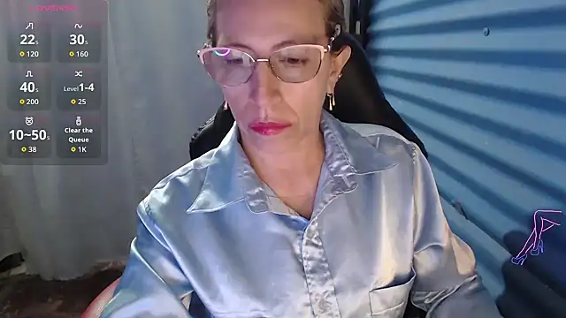 Chayla Ruiz online show from April 19, 11:18 pm
