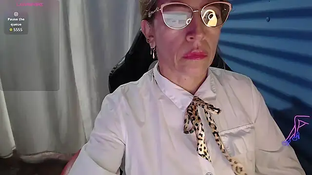 Chayla Ruiz online show from April 29, 8:04 pm