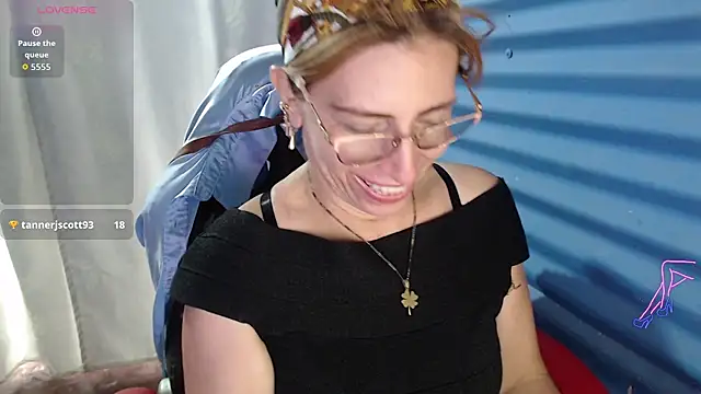 Chayla Ruiz online show from May 17, 8:49 pm