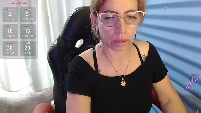 Chayla Ruiz online show from May 31, 5:09 pm