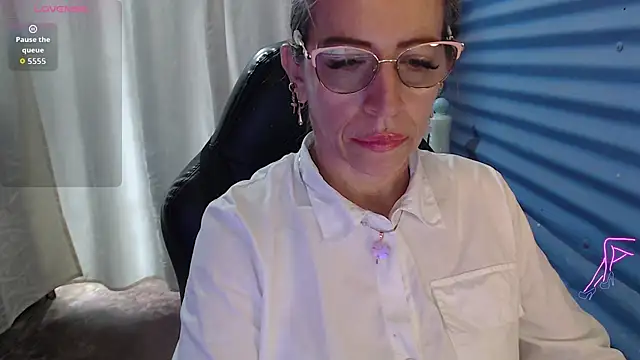 Chayla Ruiz online show from June 2, 3:47 pm