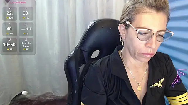 Chayla Ruiz online show from June 4, 2:12 pm