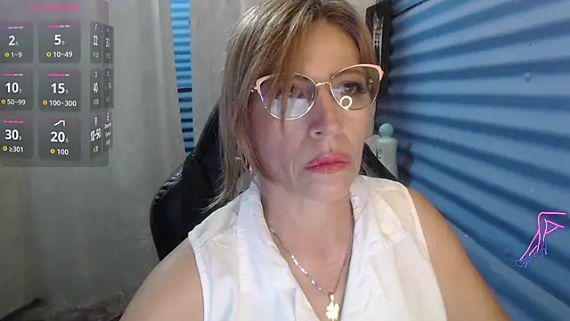 Chayla Ruiz online show from June 6, 11:09 pm