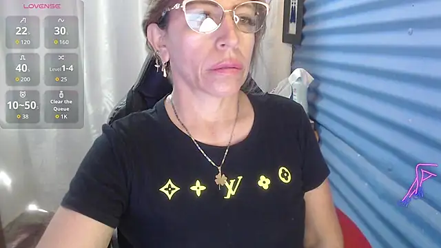 Chayla Ruiz online show from June 7, 3:49 pm