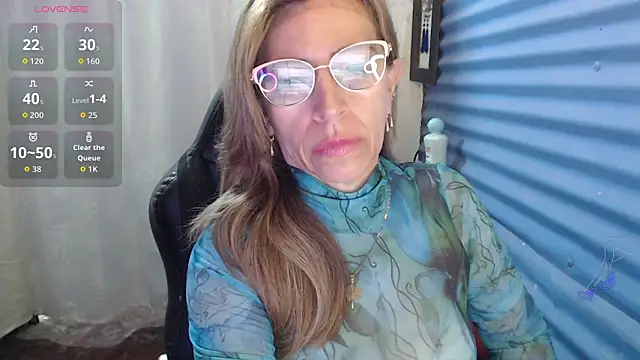 Chayla Ruiz online show from June 8, 1:55 pm