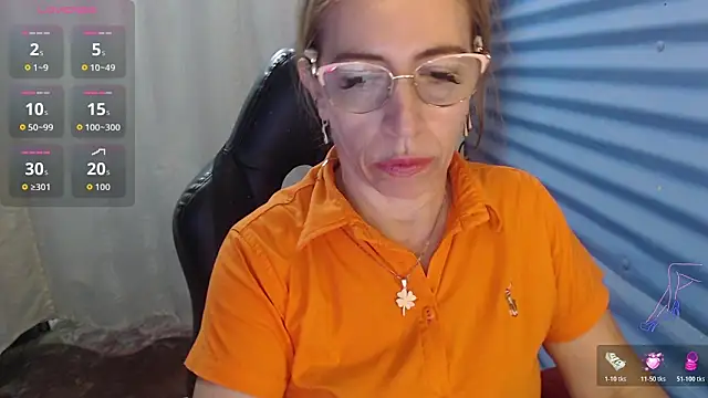 Chayla Ruiz online show from June 15, 2:52 pm