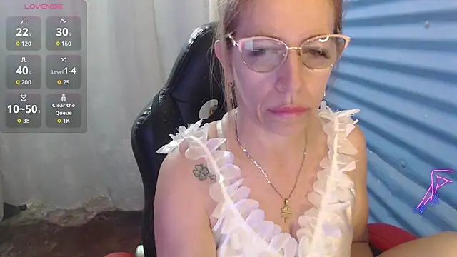 Chayla Ruiz online show from June 16, 11:24 am