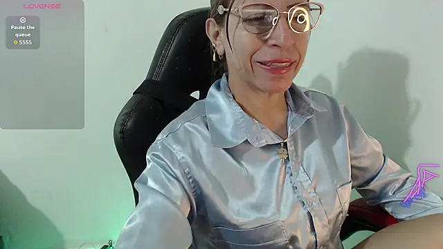 Chayla Ruiz online show from June 26, 10:19 am