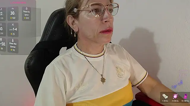 Chayla Ruiz online show from June 28, 11:49 am