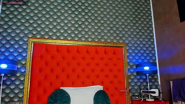 Snapshot of VallerieJones chatting on February 16, 8:00 pm VallerieJones online show from February 16, 8:00 pm