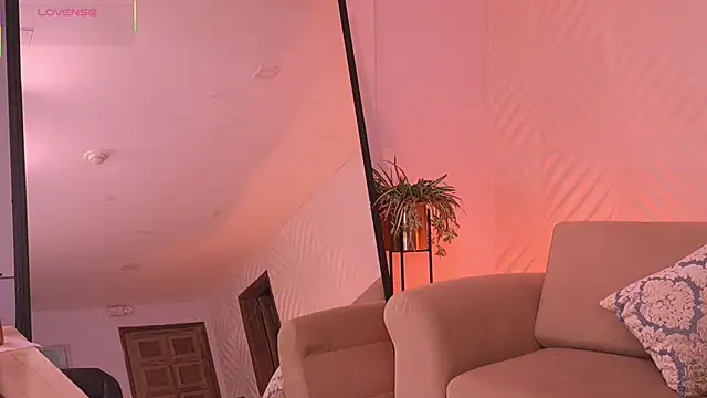 Snapshot of KateSunder chatting on June 15, 8:49 am KateSunder online show from June 15, 8:49 am