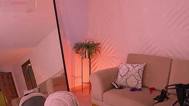 Snapshot of KateSunder chatting on June 17, 10:06 am KateSunder online show from June 17, 10:06 am