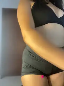 Snapshot of jailyncam_ chatting on February 14, 2:23 pm jailyncam online show from February 14, 2:23 pm