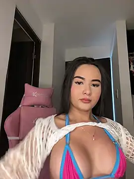 Snapshot of jailyncam_ chatting on June 10, 2:27 pm jailyncam online show from June 10, 2:27 pm