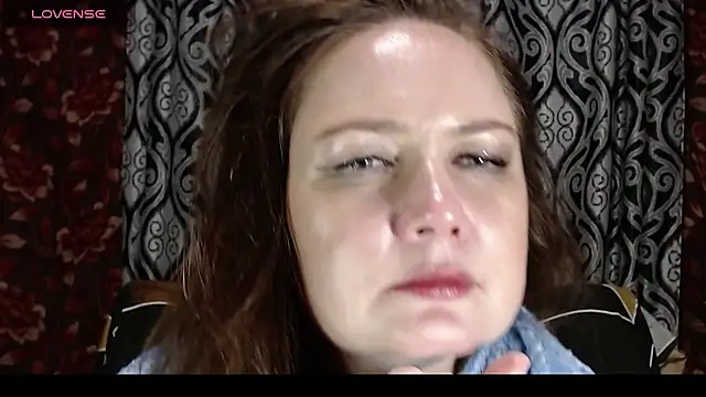 Snapshot of EmilyDoth chatting on November 10, 2:27 pm EmilyDoth online show from November 10, 2:27 pm