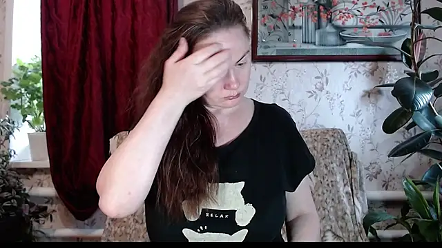 Snapshot of EmilyDoth chatting on May 30, 8:22 am EmilyDoth online show from May 30, 8:22 am