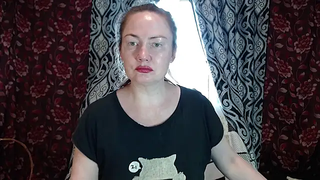 Snapshot of EmilyDoth chatting on July 9, 6:28 am EmilyDoth online show from July 9, 6:28 am