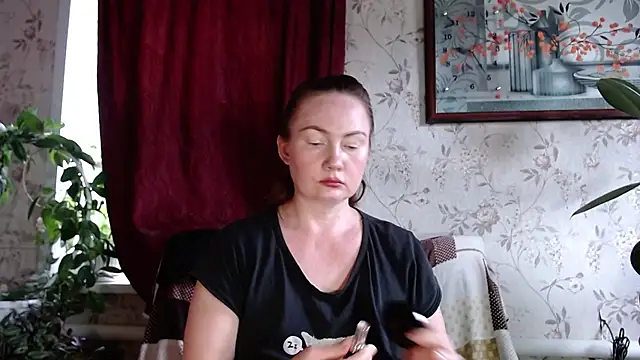 Snapshot of EmilyDoth chatting on July 16, 9:26 am EmilyDoth online show from July 16, 9:26 am